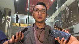 KPK Geledah Kediaman Ade Kuswara Kunang, Dokumen dan Mobil Diamankan