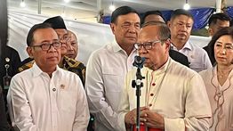 Menko PMK dan Kapolri Tinjau Misa Malam Natal di Katedral Jakarta