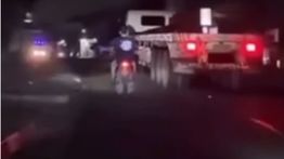 Beredar Video Truk Tronton Hantam Rumah Warga Sampai Hancur di Tambun