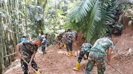 Pemulihan Pascabencana Berlanjut, TNI Buka Akses Jalan Tertimbun di Kabupaten Agam