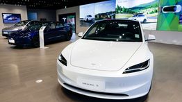 NHTSA Selidiki Tesla Model 3, Mekanisme Pintu Darurat Dinilai Sulit Diakses dan Berisiko