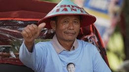 Dapat Becak Listrik dari Prabowo, Penarik Lansia Blora Happy: Dulu Capek &lsquo;Ngontel&rsquo;