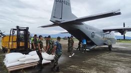 TNI AL Salurkan 1 Ton Lebih Bantuan Logistik ke Takengon Aceh