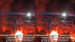 Toko Material Terbakar Hebat di Cirendeu