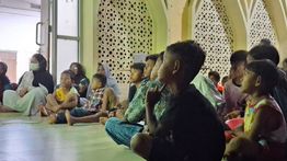 Anak-anak Antusias Nonton Film Bareng TNI Di Pidie Jaya Aceh