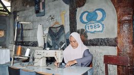 Melayani dengan Hati, ESG PNM Tumbuh Bersama Ibu-Ibu Pelaku Usaha Lokal