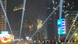 Meski Dilarang, Kembang Api Tetap Nyala di Bundaran HI saat Malam Tahun Baru