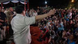Pesan Prabowo saat Tahun Baru di Pengungsian Bareng Masyarakat Tapanuli Selatan: Kita Gotong Royong, Jaga dan Hormati Alam