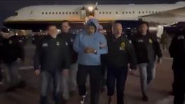 Tangan Diborgol, Ini Penampakan Nicol&aacute;s Maduro Saat Tiba di New York