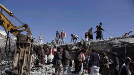 Serangan Udara Koalisi Arab di Yaman Menewaskan 20 Orang di Ad Dali