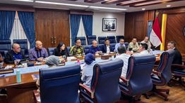 Seskab Teddy Gelar Rapat Lintas Kementerian dan BUMN Bahas Pemulihan Pascabencana