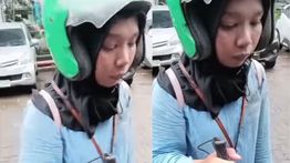 Diduga Tanpa Pendampingan Petugas Transjakarta Care, Penumpang Tunanetra Terjatuh ke Got