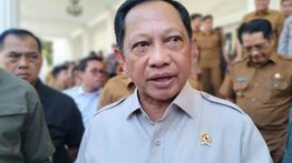 Mendagri Tito Karnavian Soroti Kondisi Jalan dan Ekonomi Pascabencana di Sumbar