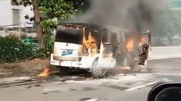 Mobil Terbakar di Tol JORR Depan Citos, Sempat Meledak