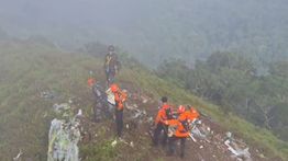 Badan Pesawat ATR 42-500 Ditemukan di Gunung Bulusaraung