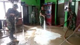 Bersih dari Lumpur, Kepala Sekolah SD Muhammadiyah Meureudu Aceh Bersyukur Siswa Kembali Sekolah