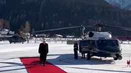 Naik Heli Donald Trump Tiba di Davos, Siap Pidato di World Economic Forum