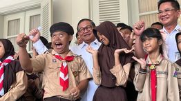 Pramono Luncurkan 32 Bus Sekolah Ramah Disabilitas