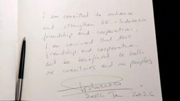 Prabowo Tegaskan Komitmen Lewat Catatan Tangan, Perkuat Persahabatan  Indonesia-Inggris