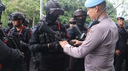 1.300 Polisi Amankan Laga Persija Vs Madura United di GBK Malam Ini