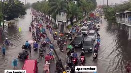 Banjir Daan Mogot- Taman Kota Pagi Ini, Macetnya Duh!
