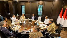 Seskab Teddy Ikuti Brainstorming Ekonomi Bersama Tokoh Nasional di Kantor Kemenko Perekonomian