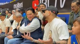 Tak Ikut ke Solo Bareng Persib, Kurzawa Datang ke Bandung Arena dan Ngobrol Sama Erick Thohir