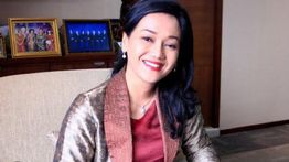 Profil Friderica Widyasari Dewi, dari Artis Lawas, Istri Kepala BNPT Kini Ketua OJK yang Baru