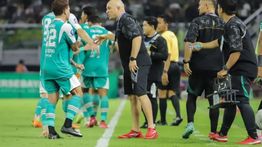 Imbang Lawan Dewa United, Pelatih Persebaya Kecewa Berat