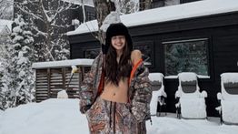 Lisa BLACKPINK Pamer Bikini di Tengah Salju, Bikin Fans Heboh