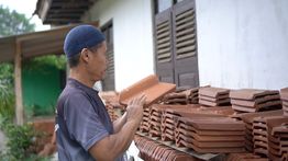 Bagi Pengrajin, Gentengisasi Seakan Kabar dari Surga