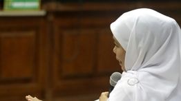 Gubernur Khofifah Bantah Tuduhan Praktik Fee Dana Hibah DPRD Jatim