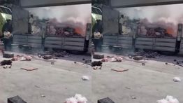 Truk Paket Terbakar di Gudang Randu Garut Semarang