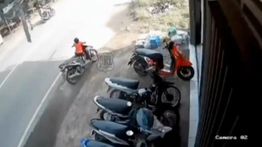 Ditinggal Ibu di Atas Motor, Bocah Pasuruan Tewas Ditabrak Mobil