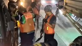 Jalan Rusak Makan Korban, Warga Bogor Patungan Perbaiki Jalan, Sindir Gubernur KDM