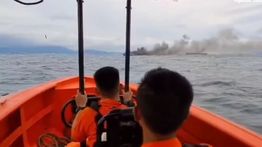 VIDEO: Kapal KM Marina 7 Terbakar di Perairan Pulau Ular, 1 Orang Tewas