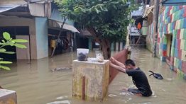 Banjir 1,7 Meter Kembali Rendam Kelurahan Bidara Cina