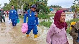 Banjir Rendam Ratusan Rumah di Karawang