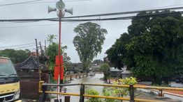 Banjir Rendam Seminyak dan Kuta hingga 50 Cm, Sirene Peringatan Berbunyi Sejak Dini Hari