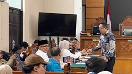 Sidang Praperadilan Eks Menag Yaqut Cholil Ditunda 