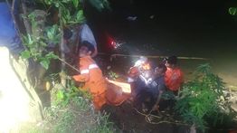 Mayat Laki-Laki Mengambang di Kali Ciliwung, Identitas Masih Misterius