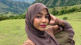 Oklin Fia Ngaku Diajak Mesum oleh Pemain Bola Ini