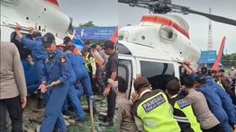 Helikopter Pengangkut Pejabat Polisi Amblas di Lapangan Plaza Pemkab Bekasi