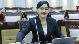 Komisi XI DPR Tetapkan Lima Anggota Dewan Komisioner OJK Periode 2026&ndash;2031