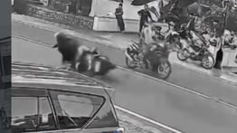 VIDEO: Lansia Tewas Usai Dihantam Motor di Jalan Raya Somoroto&ndash;Solo