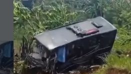 VIDEO: Kecelakaan Maut Libatkan Bus dan Mobil Keluarga di Padalarang