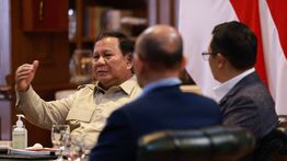 Prabowo Kritik Belanja Daerah Tak Produktif, Singgung Mobil Dinas Kepala Daerah Rp8 Miliar