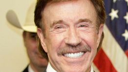 Aktor Laga Chuck Norris Meninggal Dunia