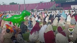 Ribuan Umat Muslim Salat Id di Stadion Brawijaya Hari Ini