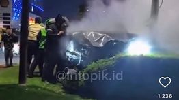 Minibus Tabrak Mobil-Motor di PIK, 2 Orang Tewas